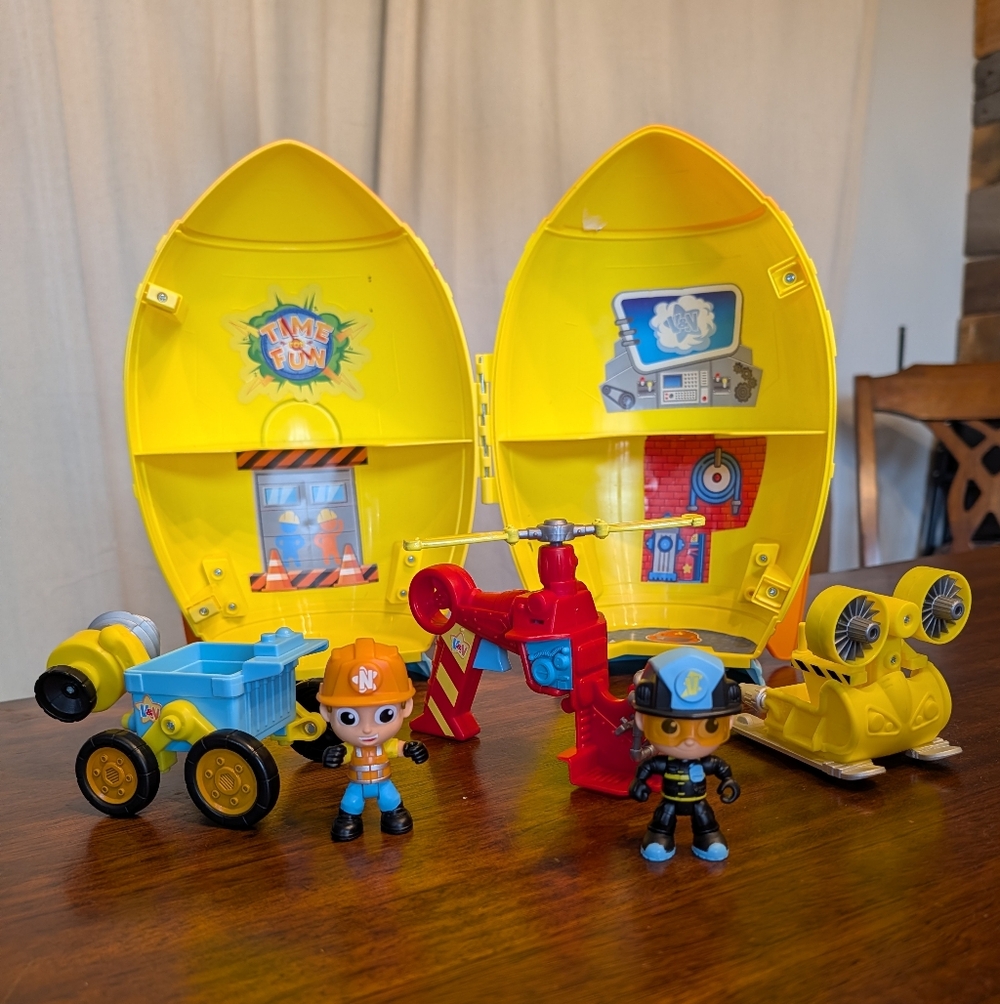 Vlad & Nikki Folding Rocket Ship With 3 Additional Vehicles And Vlad & Nikki Act